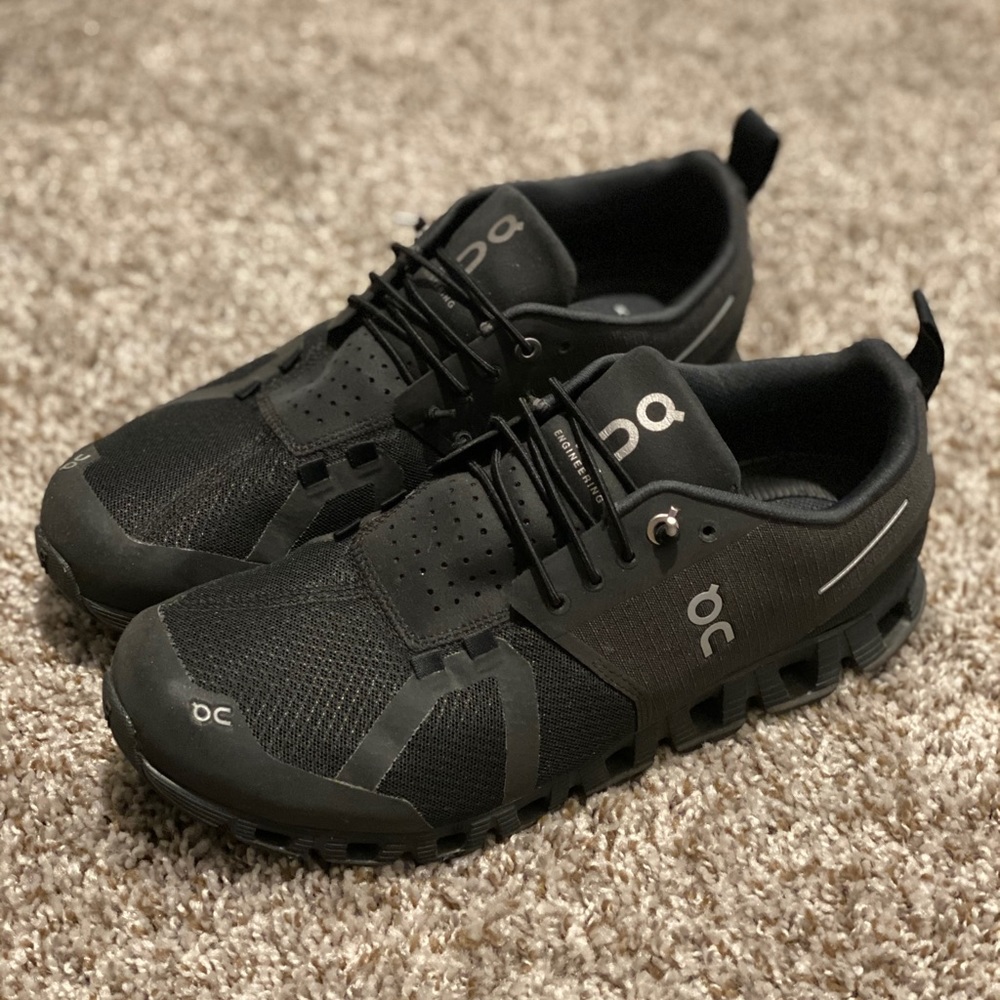 On running. Cloud X triple black.